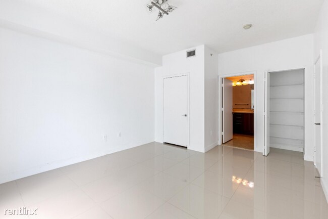 Photo - 2 br, 2 bath Condo - 1111 SW 1st Ave 2 ba...