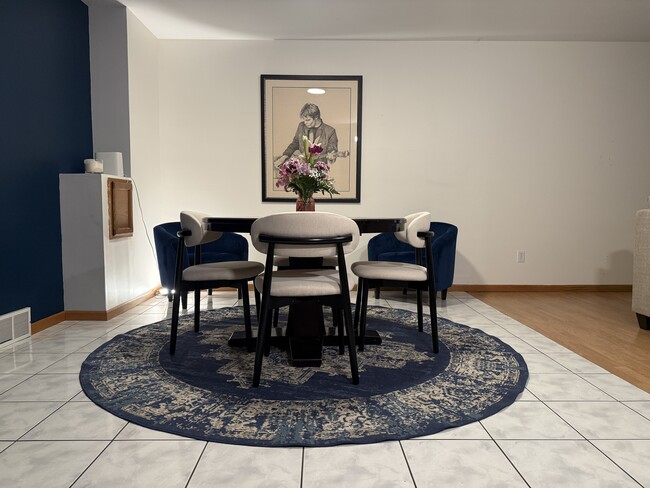 Dining Room - 4505 Belmar Cir Unit Cozy Upper 2 Bedroom