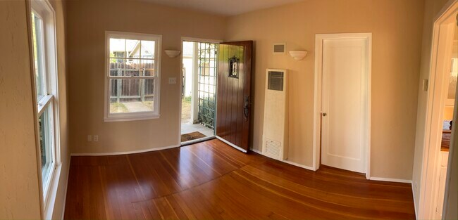 Photo - 817 W Pedregosa St