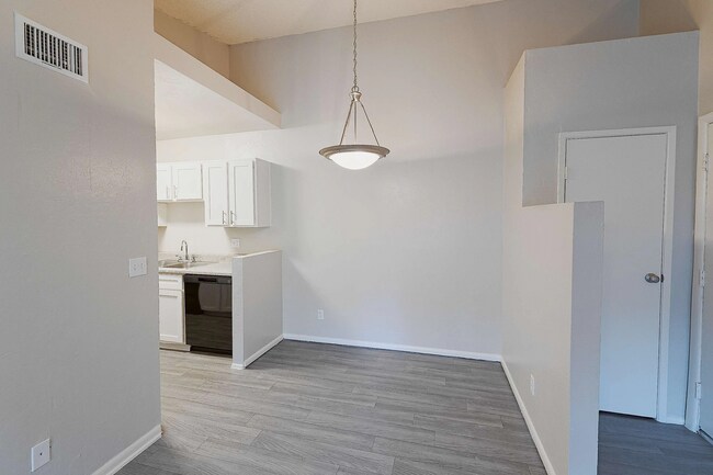 1x1D-Palomino-Dining.png - Palomino Crossing