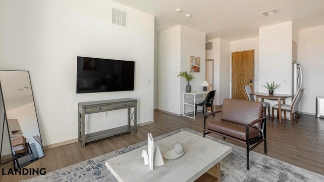 Photo - 8475 Michael Cherry Ave Unidad 3-332