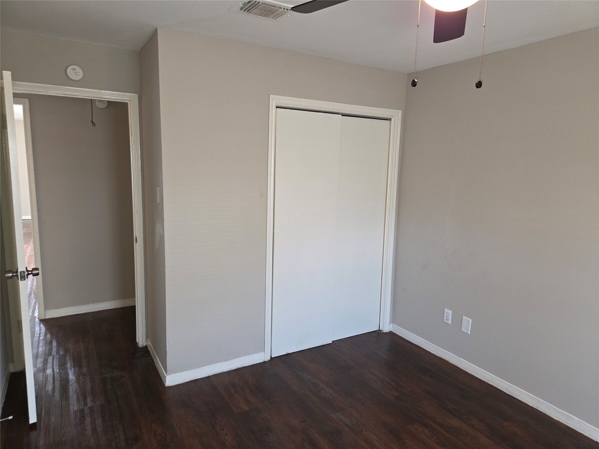 Photo - 6303 Gladewell Dr