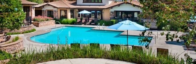 Pool and Sundeck - The Overlook at Rancho Belago Apartments