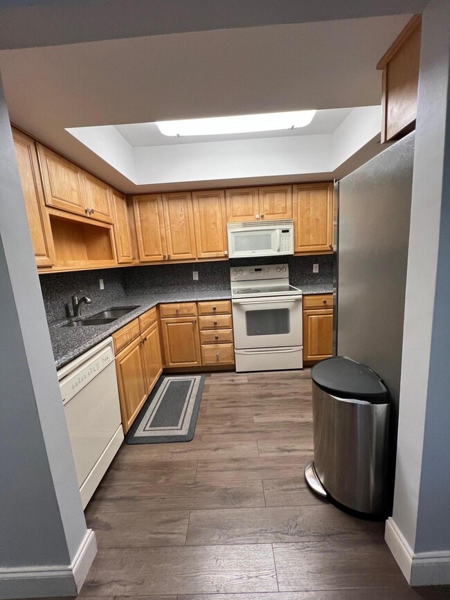 Photo - 1660 12 Oaks Way Unit 207