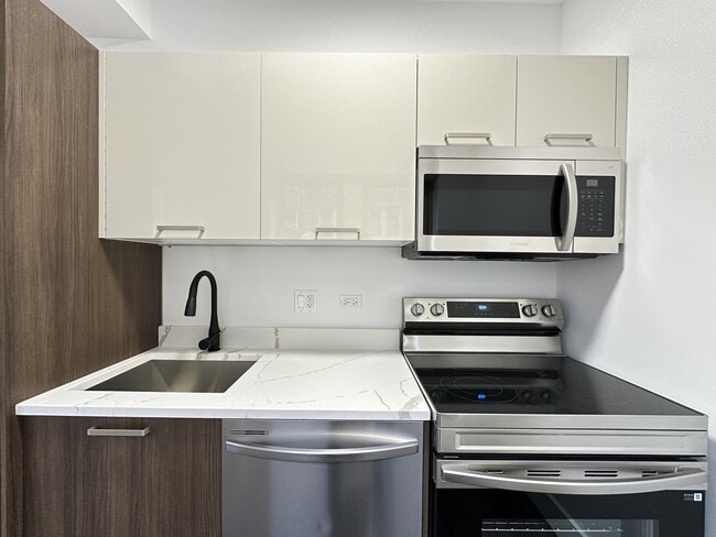 Photo - 1555 W Hollywood Ave Unit 302