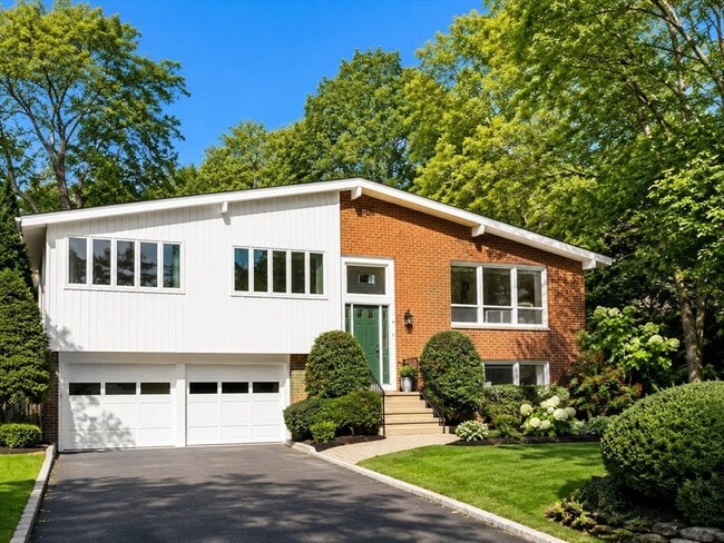 Building Photo - 132 Brandeis Rd