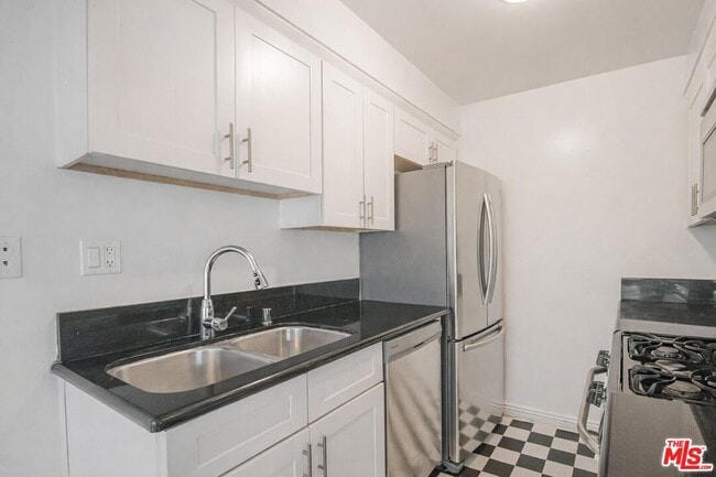 Photo - 1221 Amherst Ave Unit 2