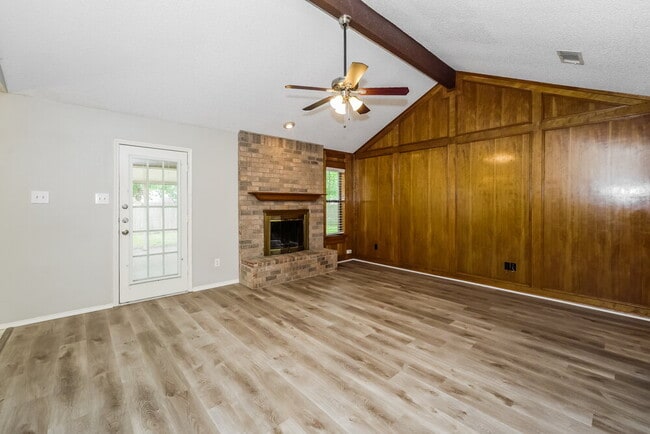 Photo - 709 Daniels Dr