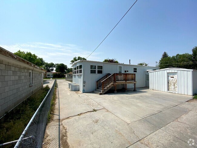 Building Photo - 834 W Park Ave Unit 834-B Rental