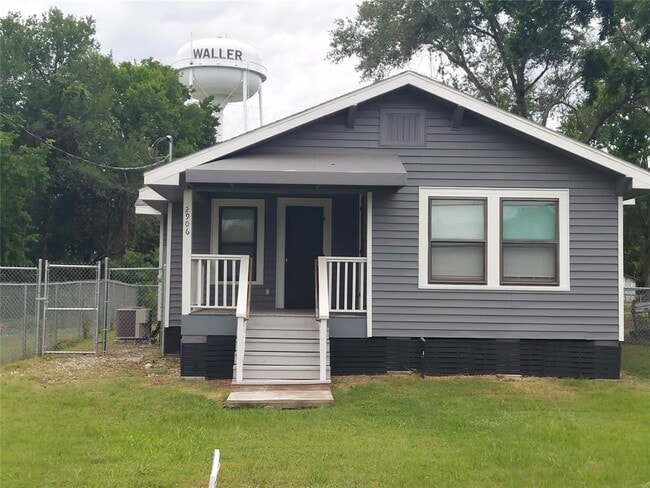 Photo - 2906 Sledge St House