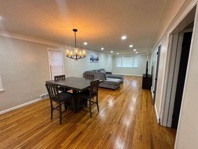 Photo - 4023 Okalona Rd