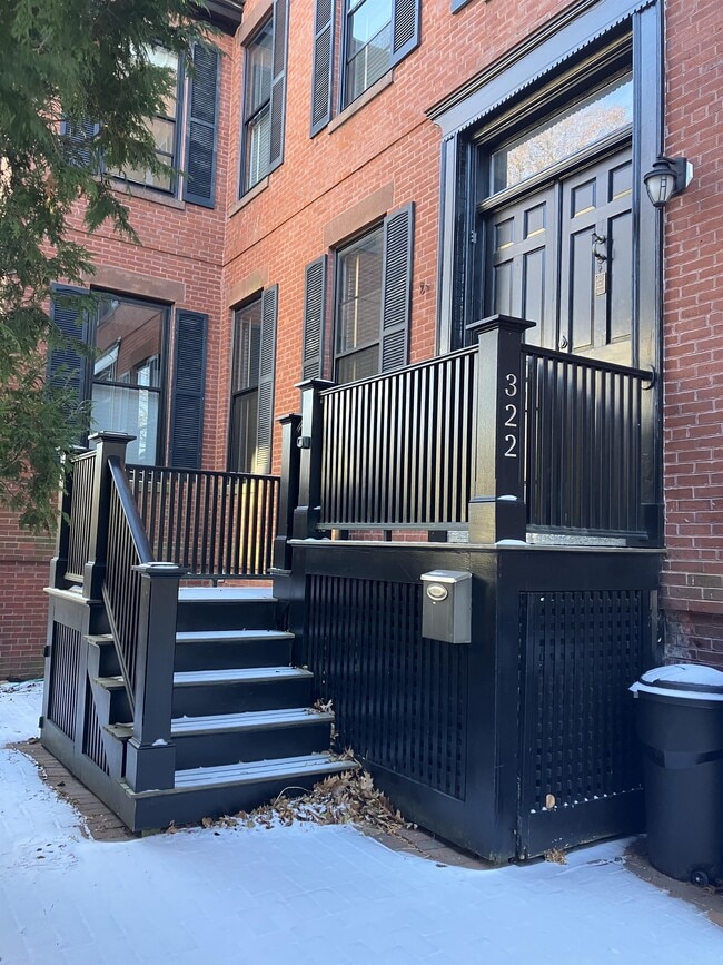 Photo - 322 Spring St