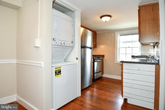 Photo - 1 S Madison St