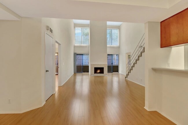 Photo - 1619 Bentley Avenue,