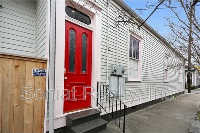 Photo - 2501 Burgundy St