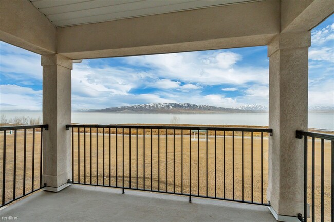 3 br, 2 bath Condo - 563 N 360 W - 3 br, 2 bath Condo - 563 N 360 W