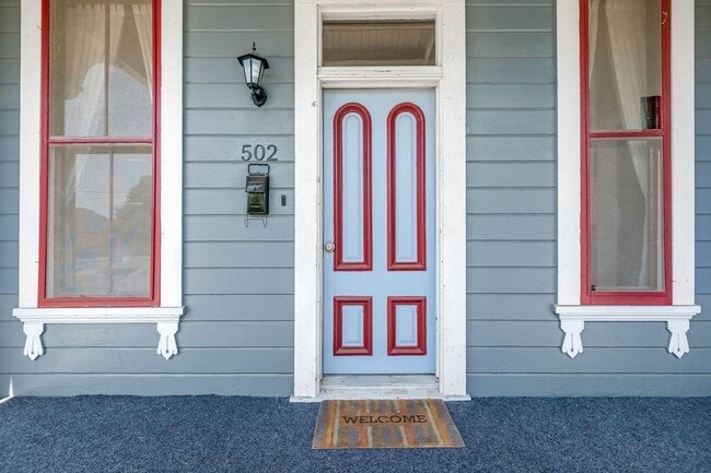 Photo - 1 Bedroom 1 Bath Walking distance to downtown Hanford