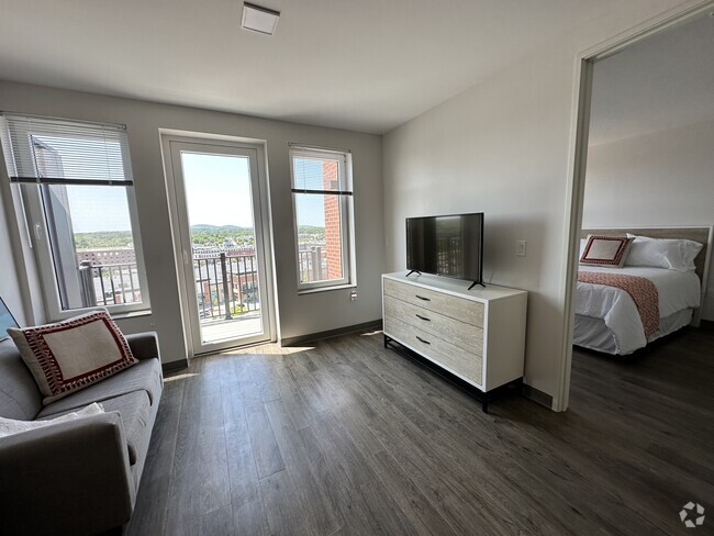 living room in the one bedroom apartment - Red Oak at 409 Elm Street Rental