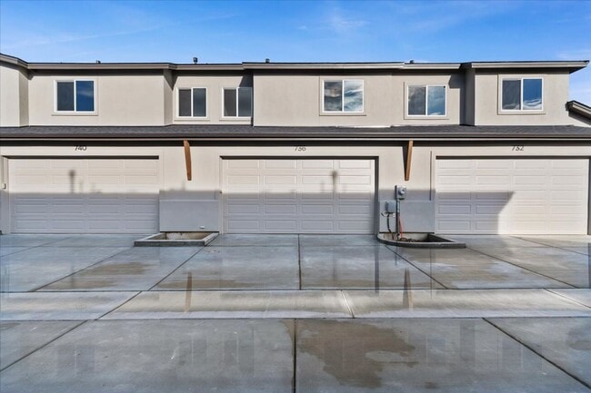 Photo - Brand New 3 Bed 2.5 Bath Townhouse With Many Amenities