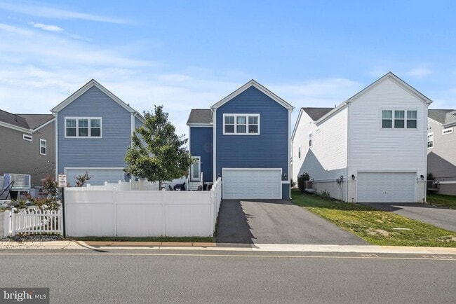 Photo - 1025 Forsythia Ln
