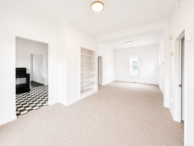 Photo - Cute 2 bedroom/1 bath home close to downtown, restaurants and shopping!