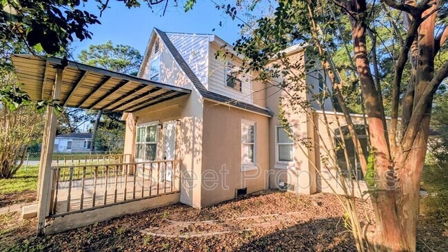 Photo - 3500 W Cervantes St