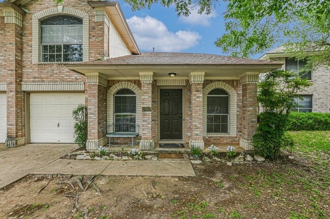 Photo - 17607 Klamath Falls Dr
