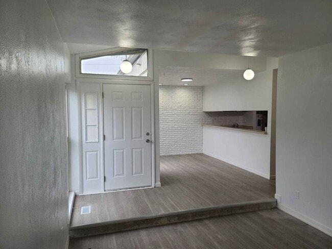 Building Photo - 960 Randler Ave Rental