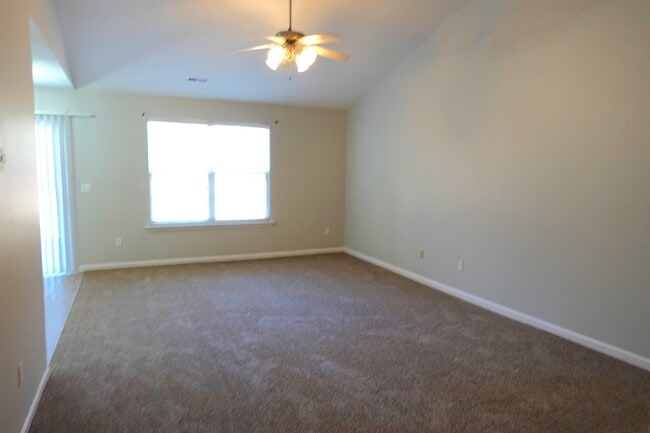 Photo - 139 Stockbridge Dr