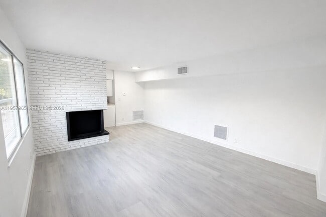 Building Photo - 501 NW 13th St