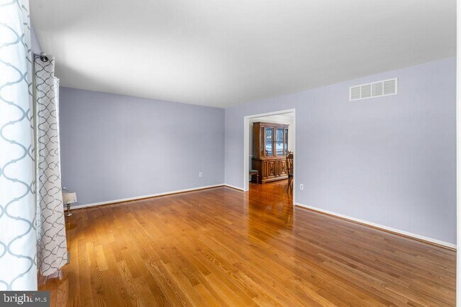 Photo - 8009 Frontier Dr