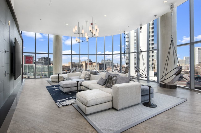 Photo - 727 West Madison