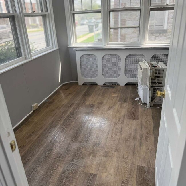 Photo - "Charming 1-Bedroom Duplex Oasis on Derry Street – Perfect Blend of Comfort and Convenience!"