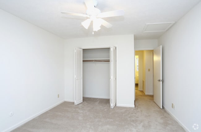 2BR, 1.5BA - 1150sf- Bedroom