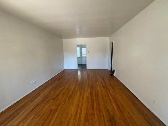 Photo - 11637 Magnolia Blvd Unit 11637