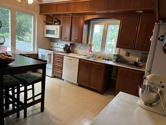Building Photo - 26 Emerson St Unit 1 Rental