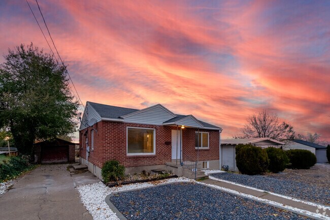 Building Photo - 4075 Jefferson Ave Rental