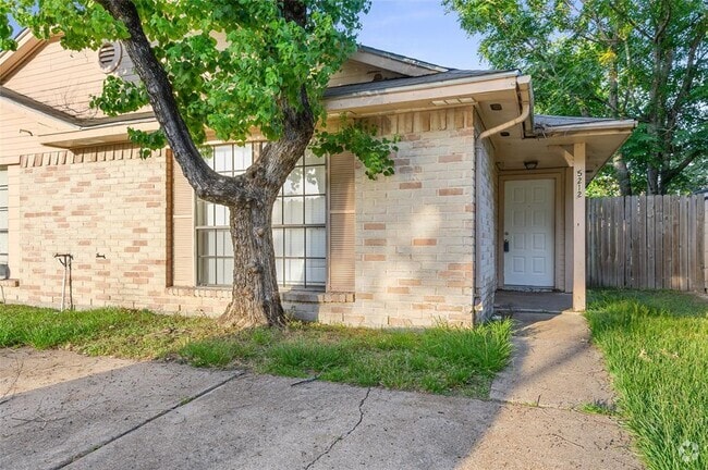 Building Photo - 5212 Beaverbrook Dr Rental