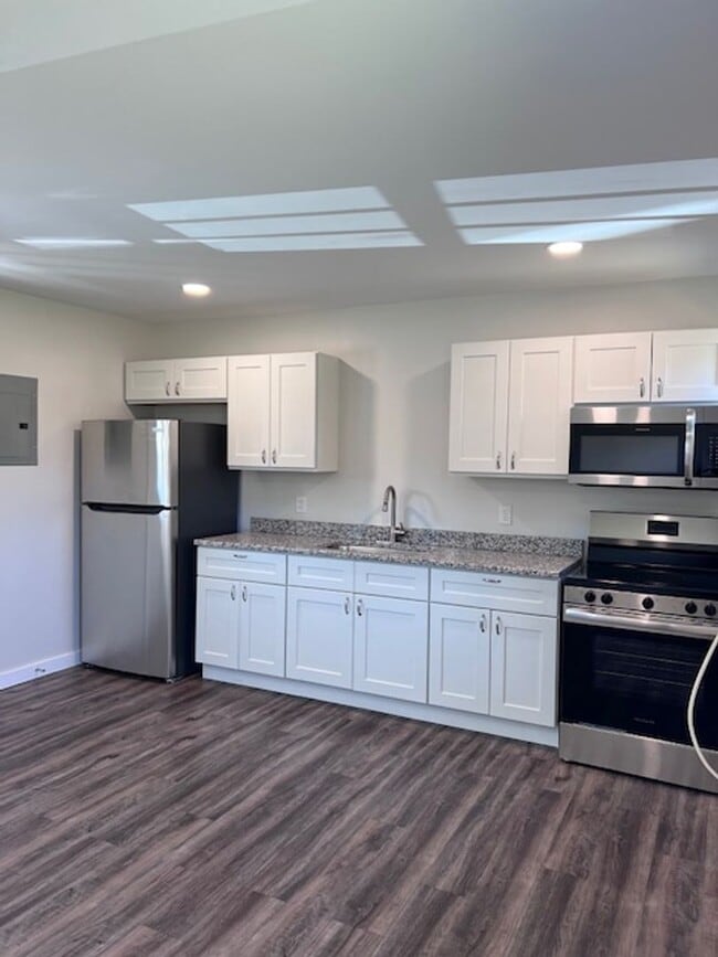 Photo - Beautifully remodeled and completed 1 bedr... Unit 14311 Rt. 9W -  3