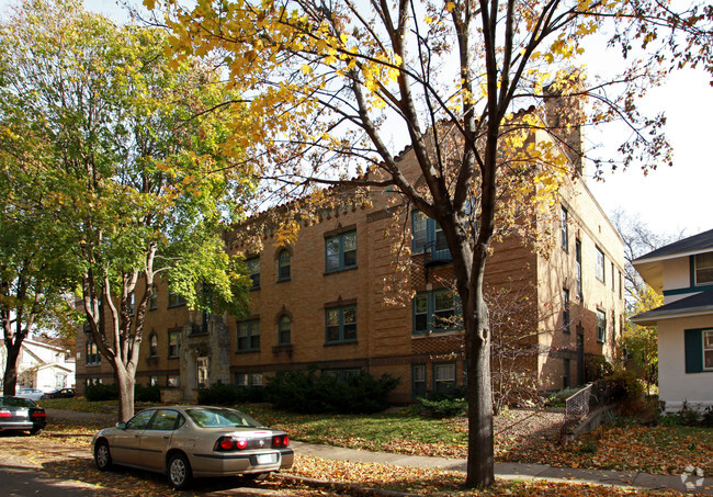 Building Photo - 3305 Fremont Ave S Rental