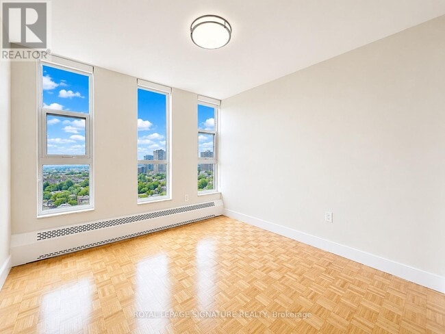 Photo - 666 Spadina Ave. Unit 410