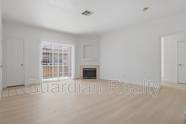 4730 E Craig Rd Unit 1140