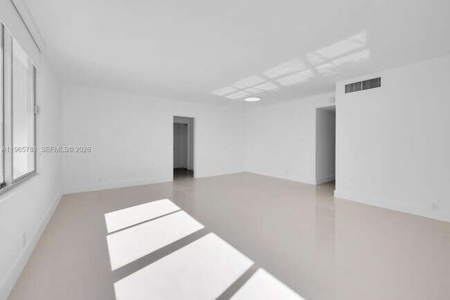 Photo - 1000 West Ave Unit 301