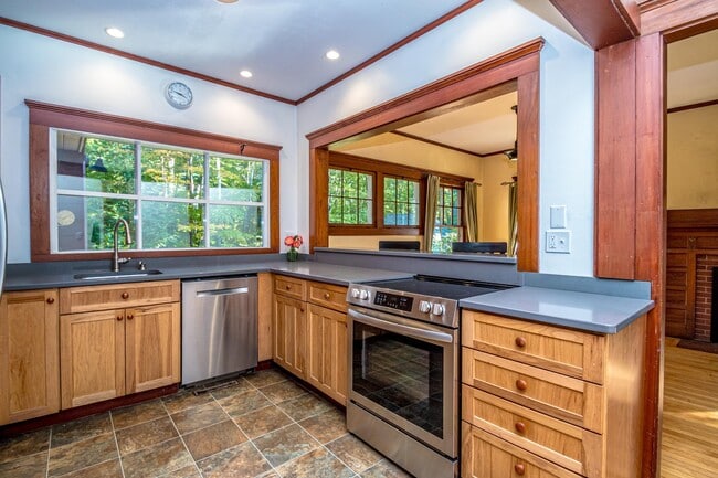 Photo - 44 Neighbors Row