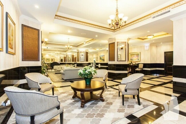 Photo - 5020 N Sheridan Rd