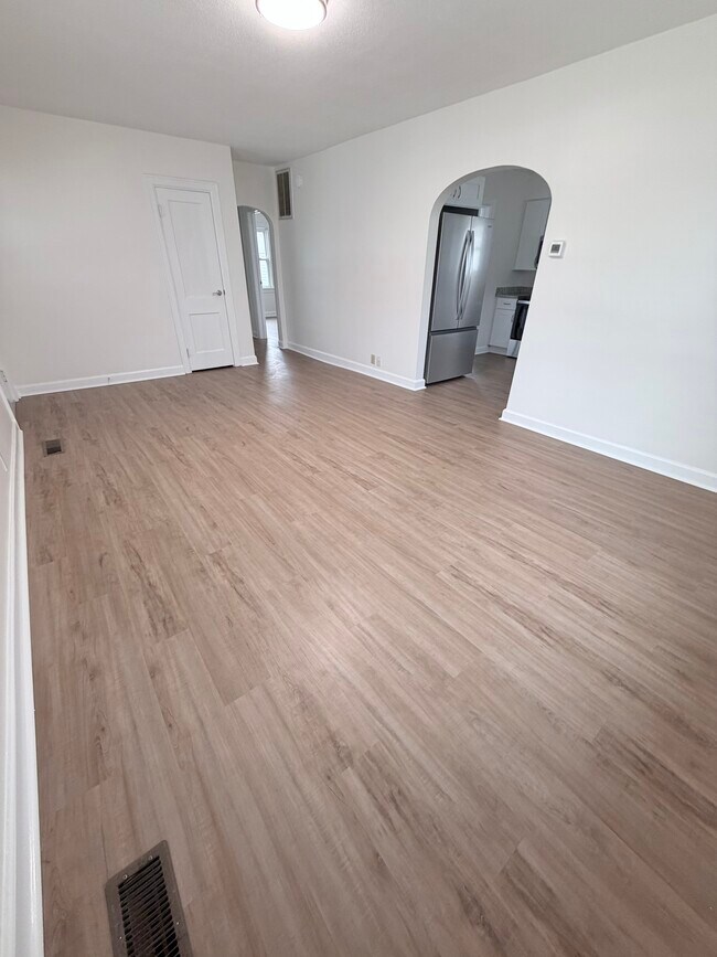 Photo - 229 E Madison St