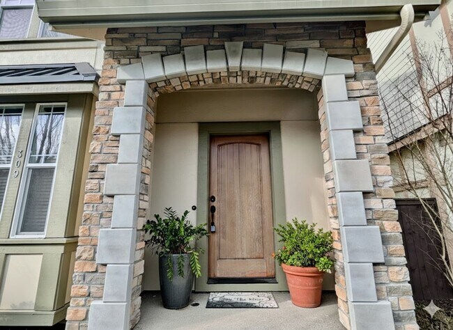 Photo - Modern 4-Bedroom Gem | Maintenance-Free Living & Private Side Yard!