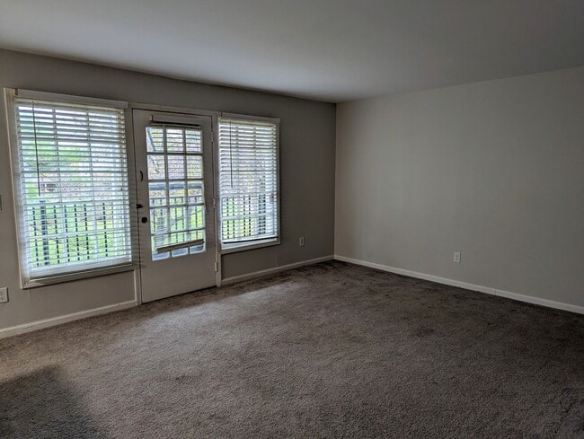 Photo - 719 Whitcomb St