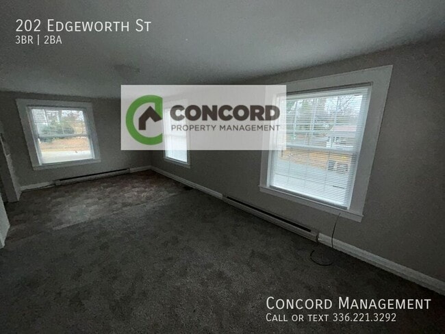 Photo - 202 Edgeworth St