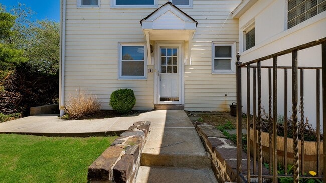 Photo - 3617 Ferry Rd Unidad APT. 1 FIRST FLOOR